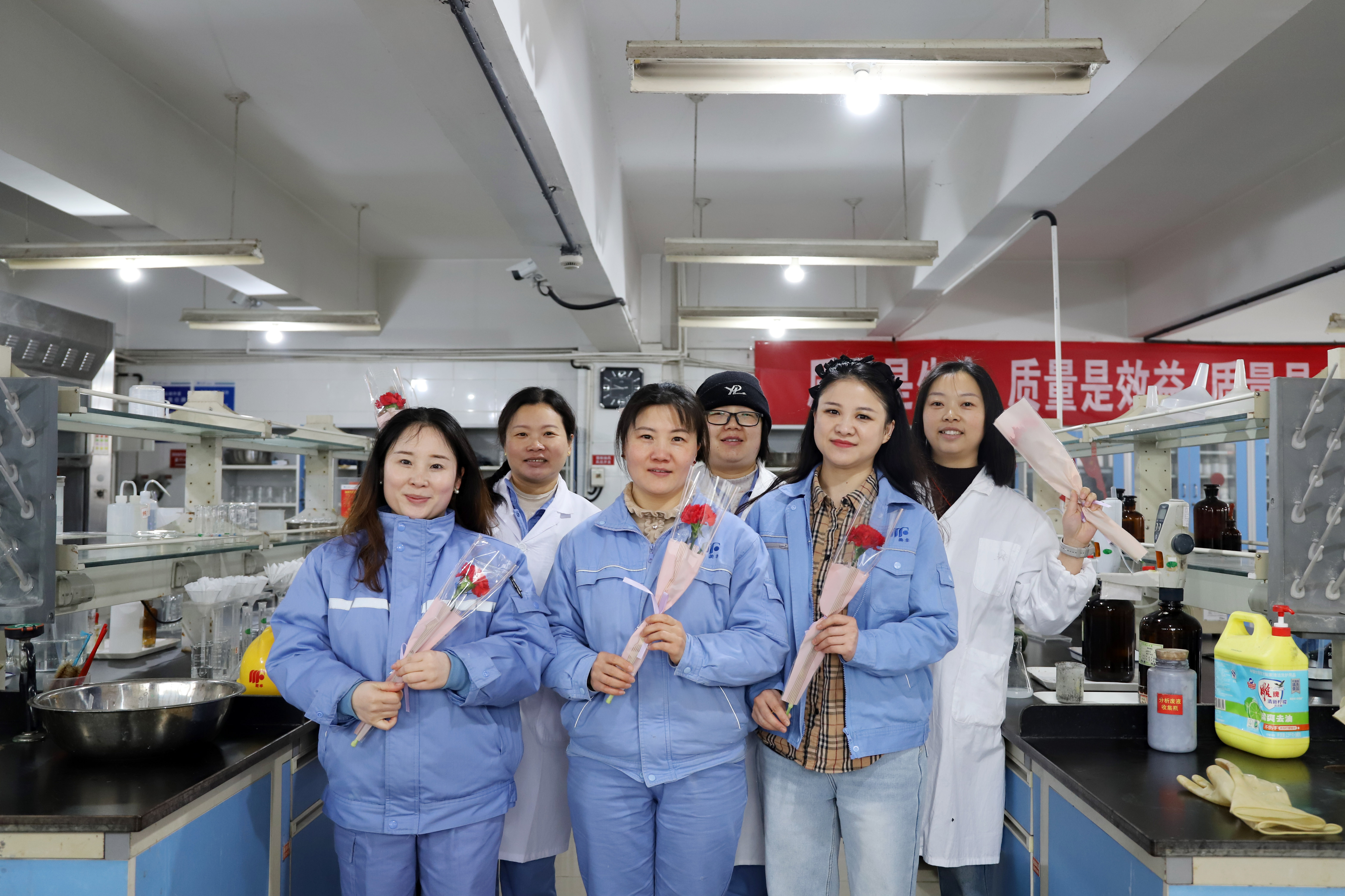 致敬！安博电竞「她」力量~